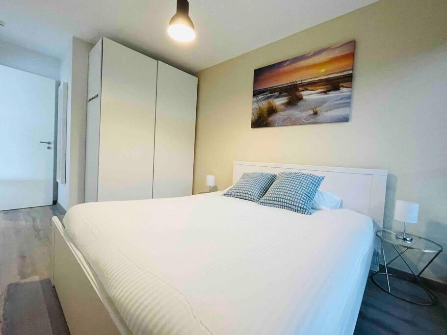New One Bedroom Flat- Terrace & Parking